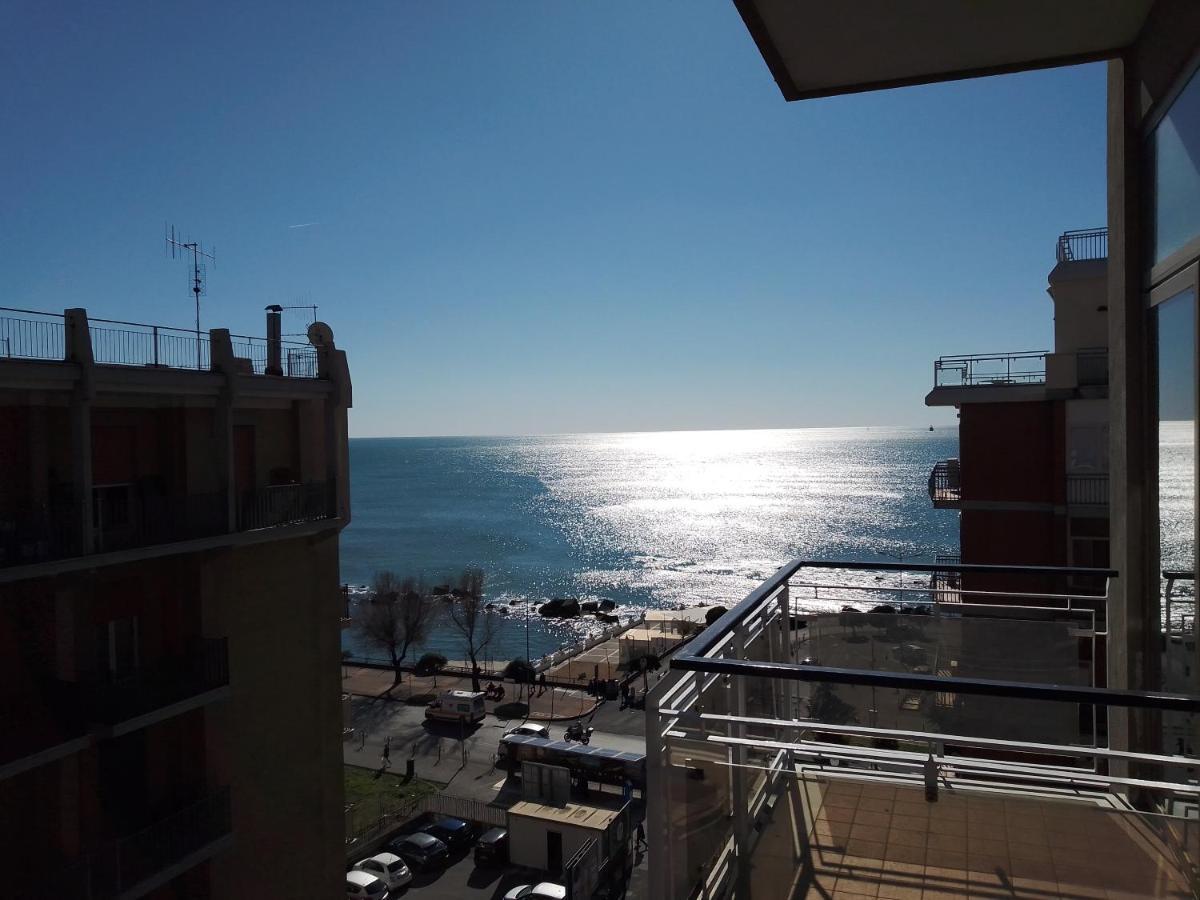 V I P Suites Cielo Stellato On Concordia Sea Salerno Luaran gambar